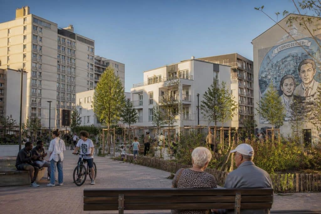 découvrez l'histoire riche, la vie dynamique et le renouveau du quartier des grésilles à dijon, un lieu en pleine transformation alliant patrimoine et modernité.