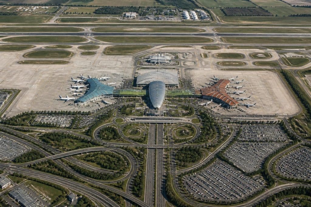 découvrez le plan détaillé de l’aéroport de lyon saint-exupéry et les différents accès aux terminaux pour un voyage serein et organisé.