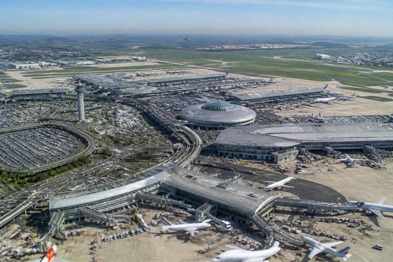 découvrez le classement des plus grands aéroports de france et obtenez des informations clés sur leurs infrastructures, services et flux de passagers.