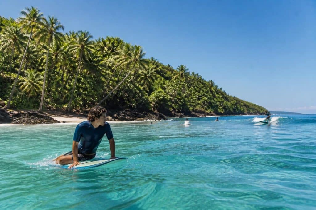 découvrez les meilleurs spots de surf à mayotte, les conditions idéales pour pratiquer et nos conseils essentiels pour bien débuter cette activité passionnante.
